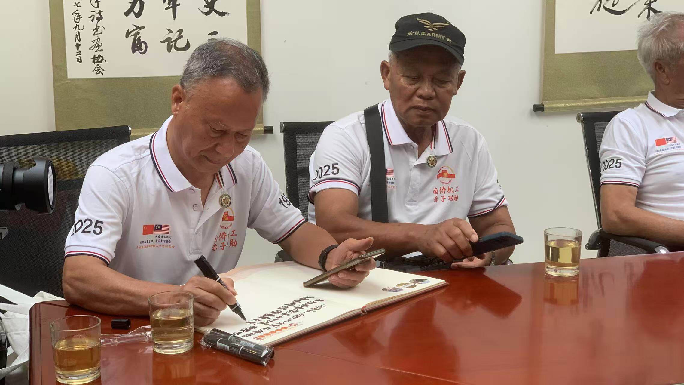 現場交流及捐贈活動宋海燕攝